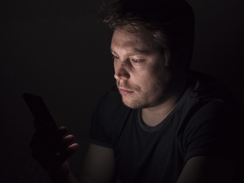 What to Know Before Visiting the Dark Web on iPhone